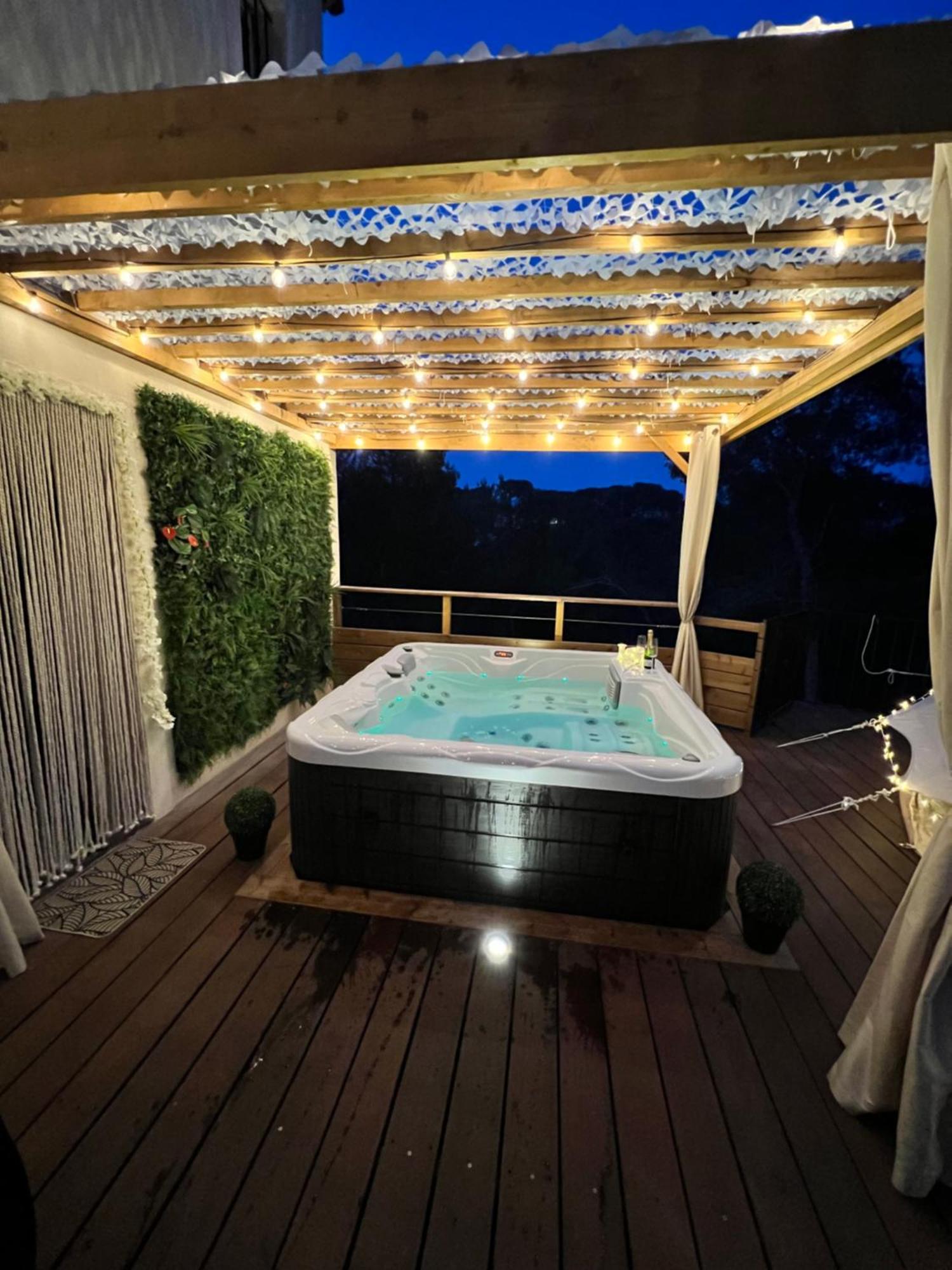 Love Room Tente Lodge Spa Mfg Chez C&C, Exclusivement Reservee Aux Adultes Cantaron Zewnętrze zdjęcie