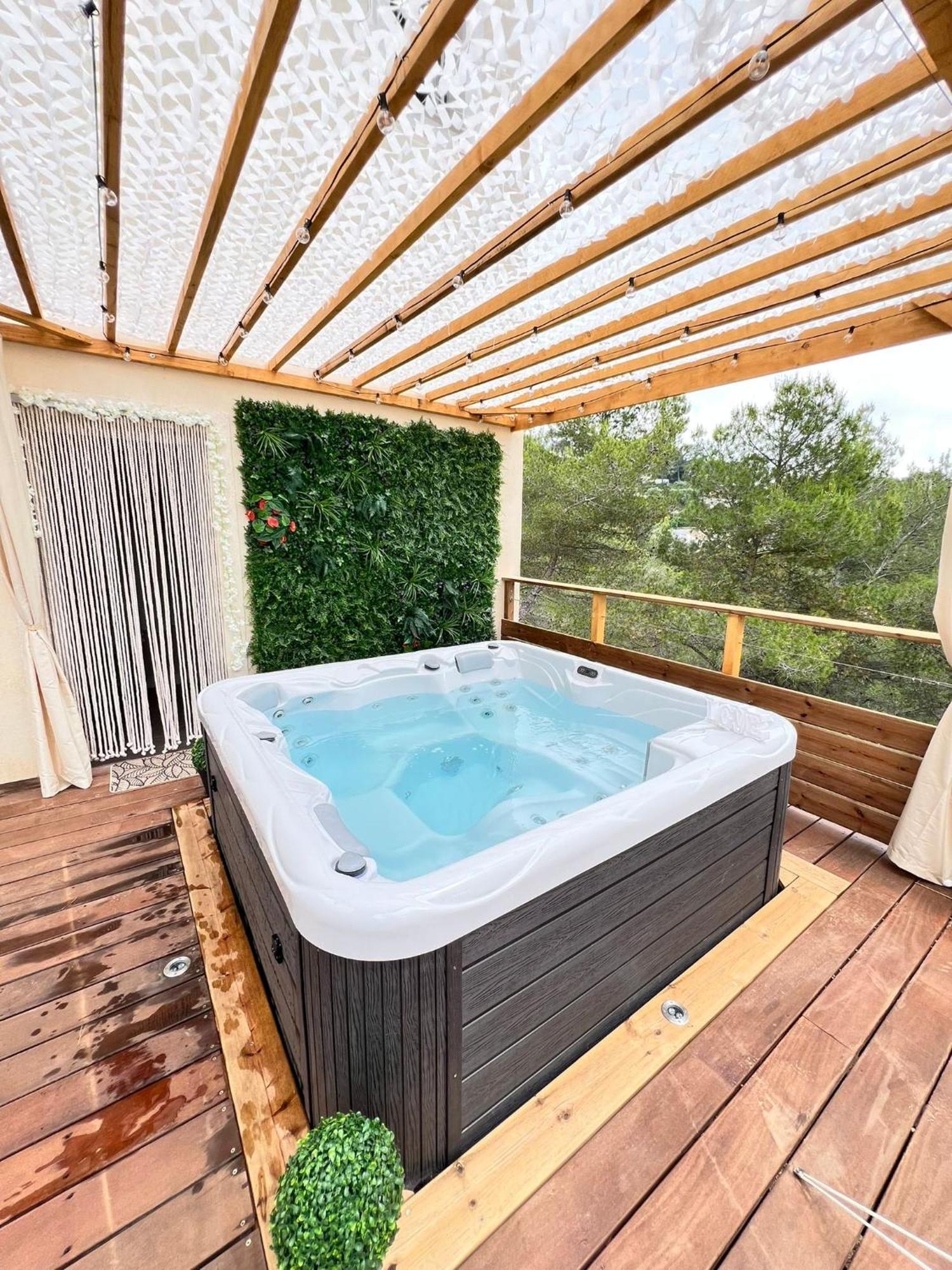 Love Room Tente Lodge Spa Mfg Chez C&C, Exclusivement Reservee Aux Adultes Cantaron Zewnętrze zdjęcie